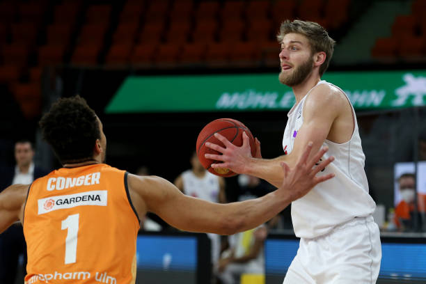 家队注入新 家队注入新