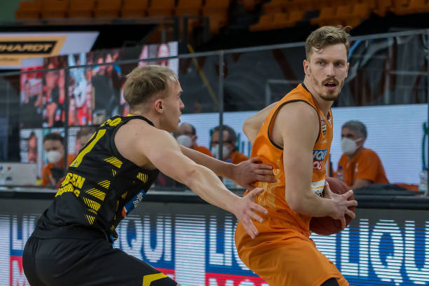 的努力和汗 的努力和汗