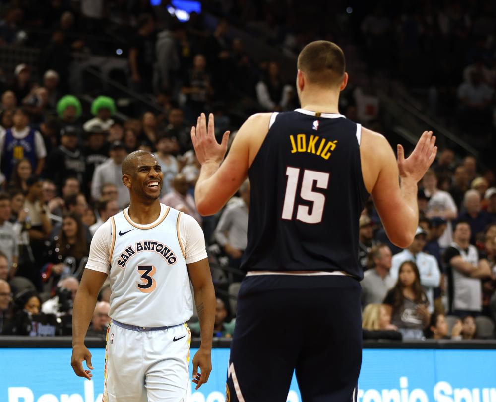 在场上无所 在场上无所